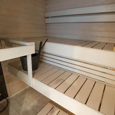 The Luxury Downtown With Sauna Lägenhet